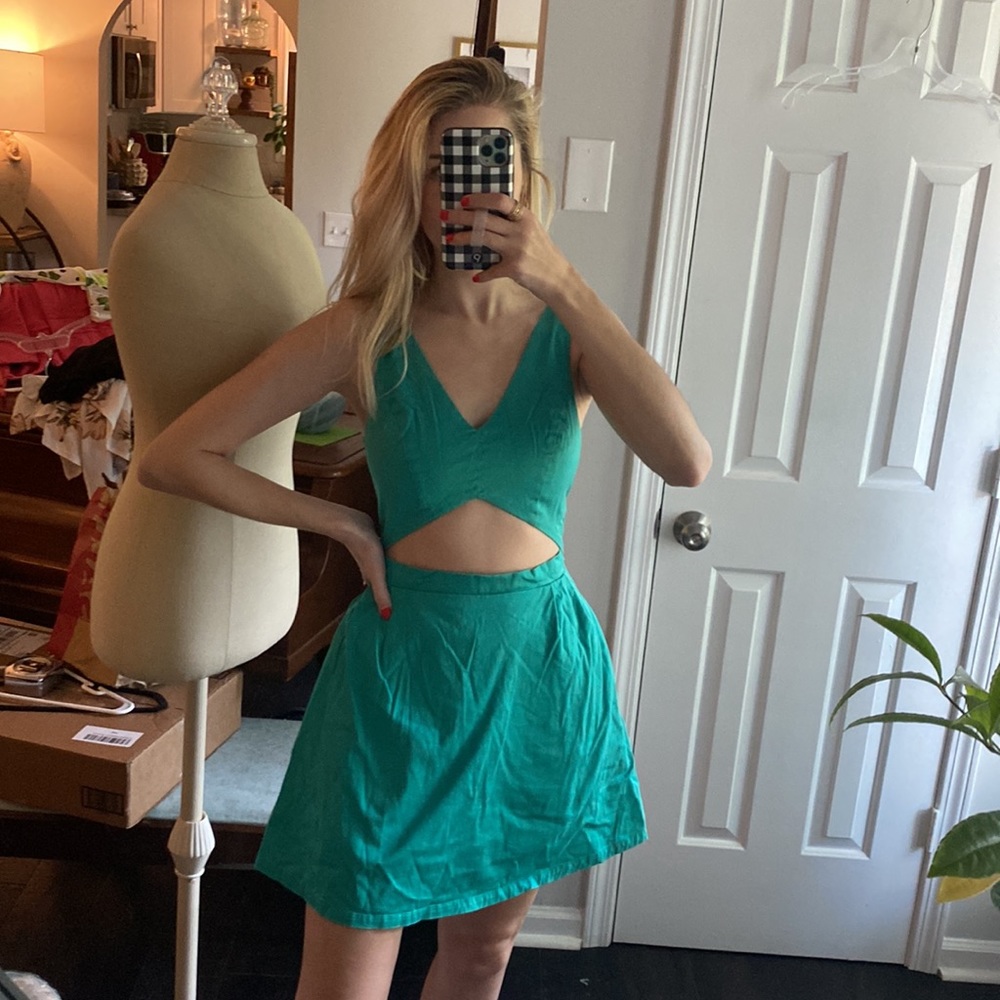 Green Cutout Sundress with Pockets 😍